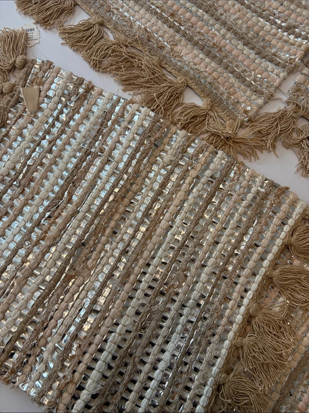 BNWT Anthropologie Neutral Fringe S/4 Placemats with Metallic Silver Accents